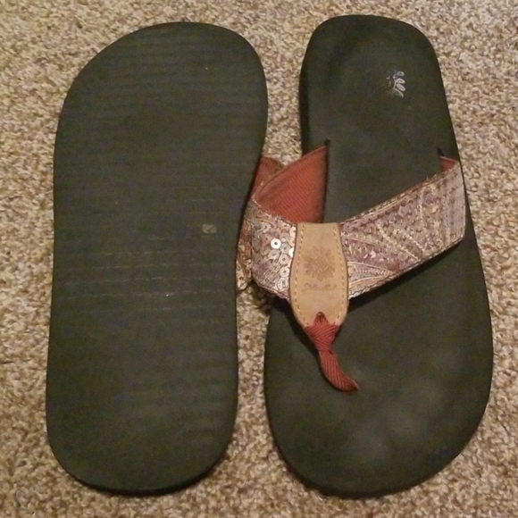 Yellow Box Shoes - Flip flops